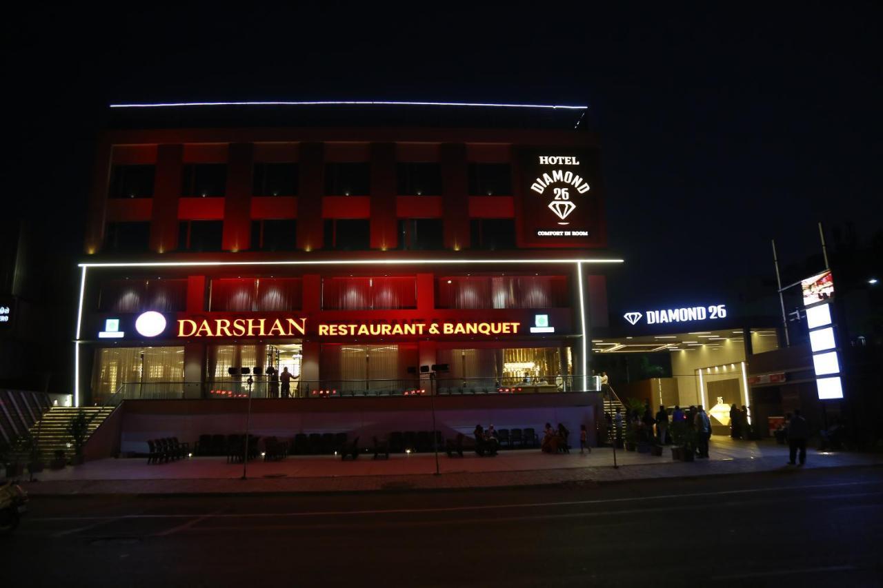 Hotel Diamond 26 スーラト エクステリア 写真