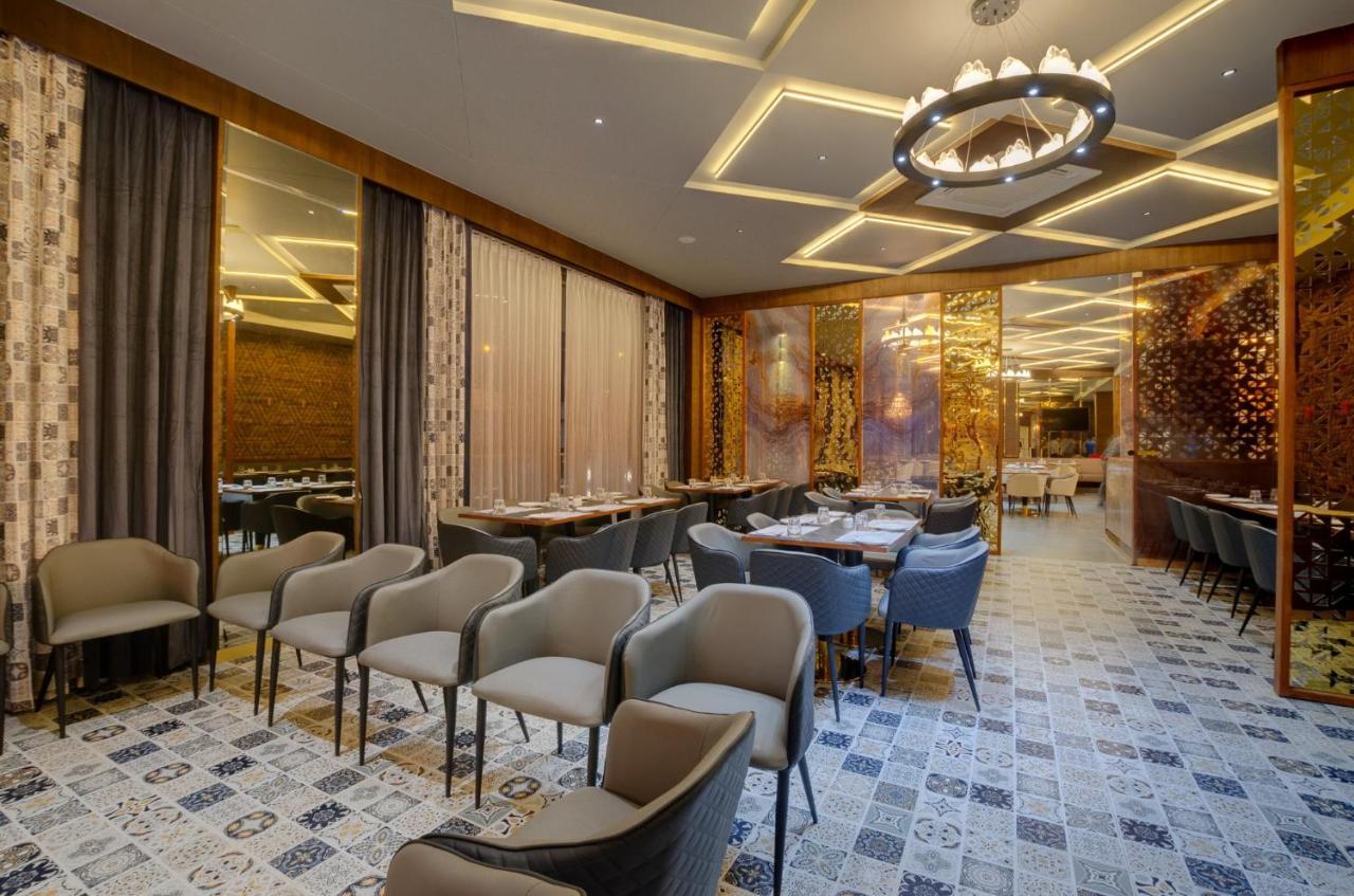 Hotel Diamond 26 スーラト エクステリア 写真