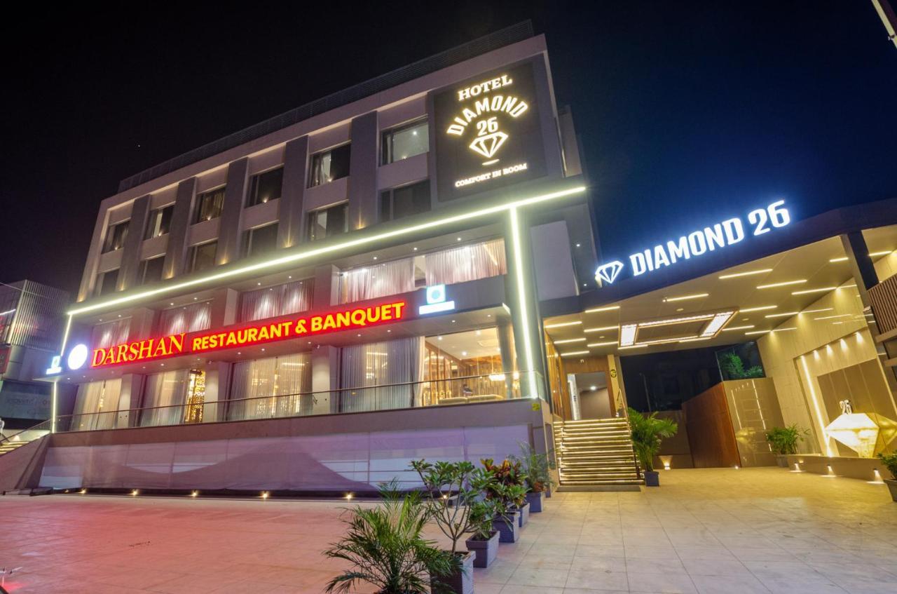 Hotel Diamond 26 スーラト エクステリア 写真
