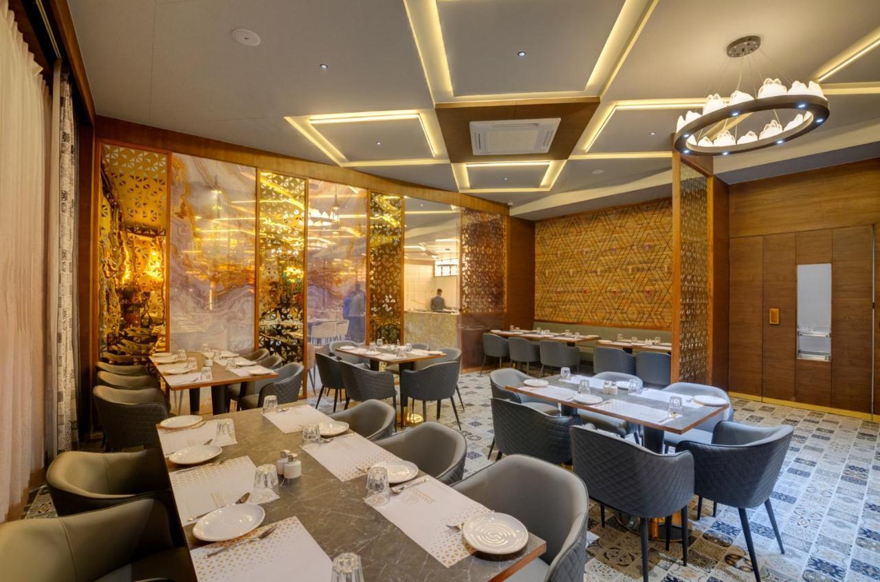 Hotel Diamond 26 スーラト エクステリア 写真
