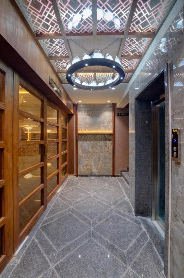 Hotel Diamond 26 スーラト エクステリア 写真