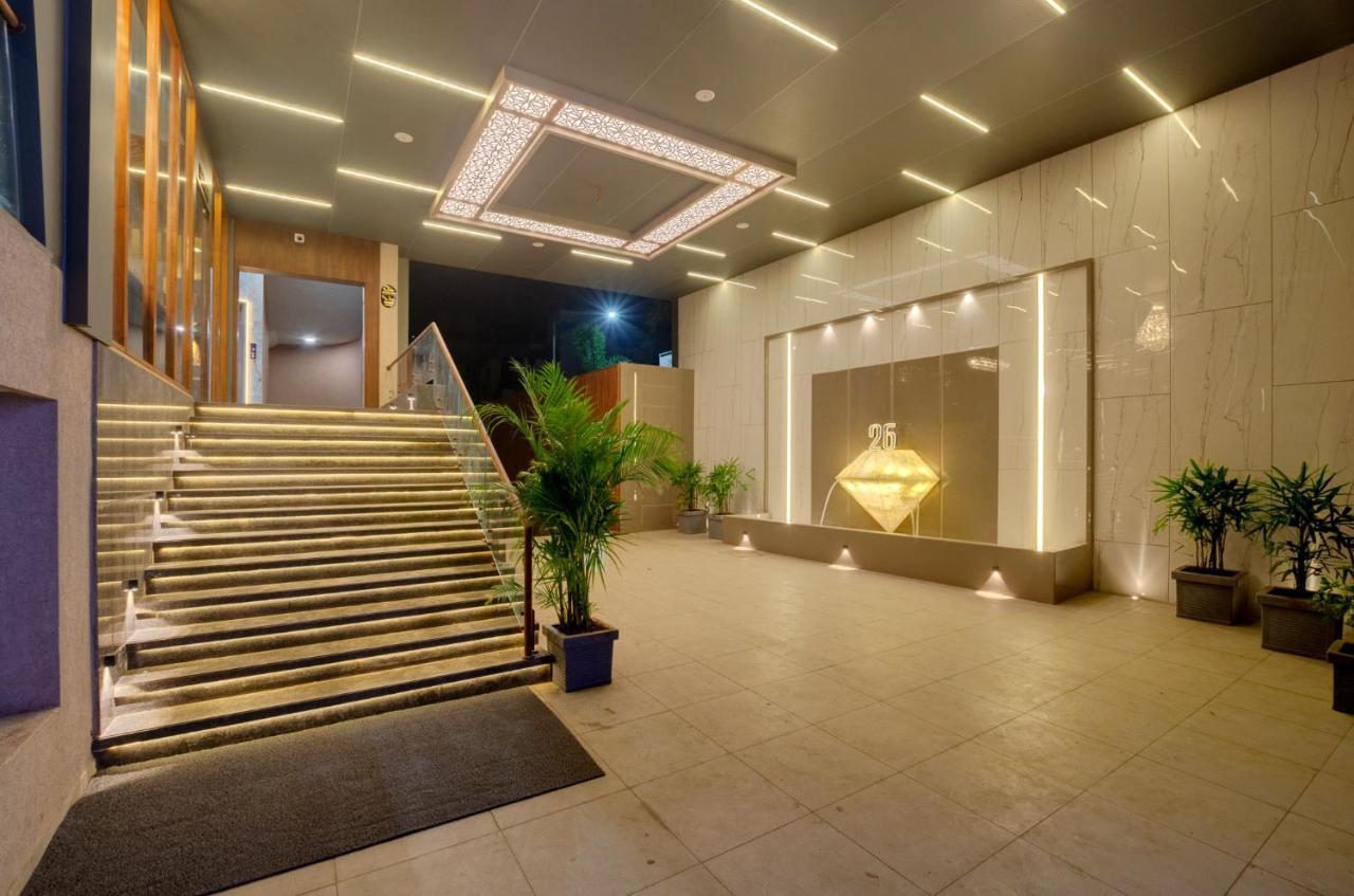 Hotel Diamond 26 スーラト エクステリア 写真