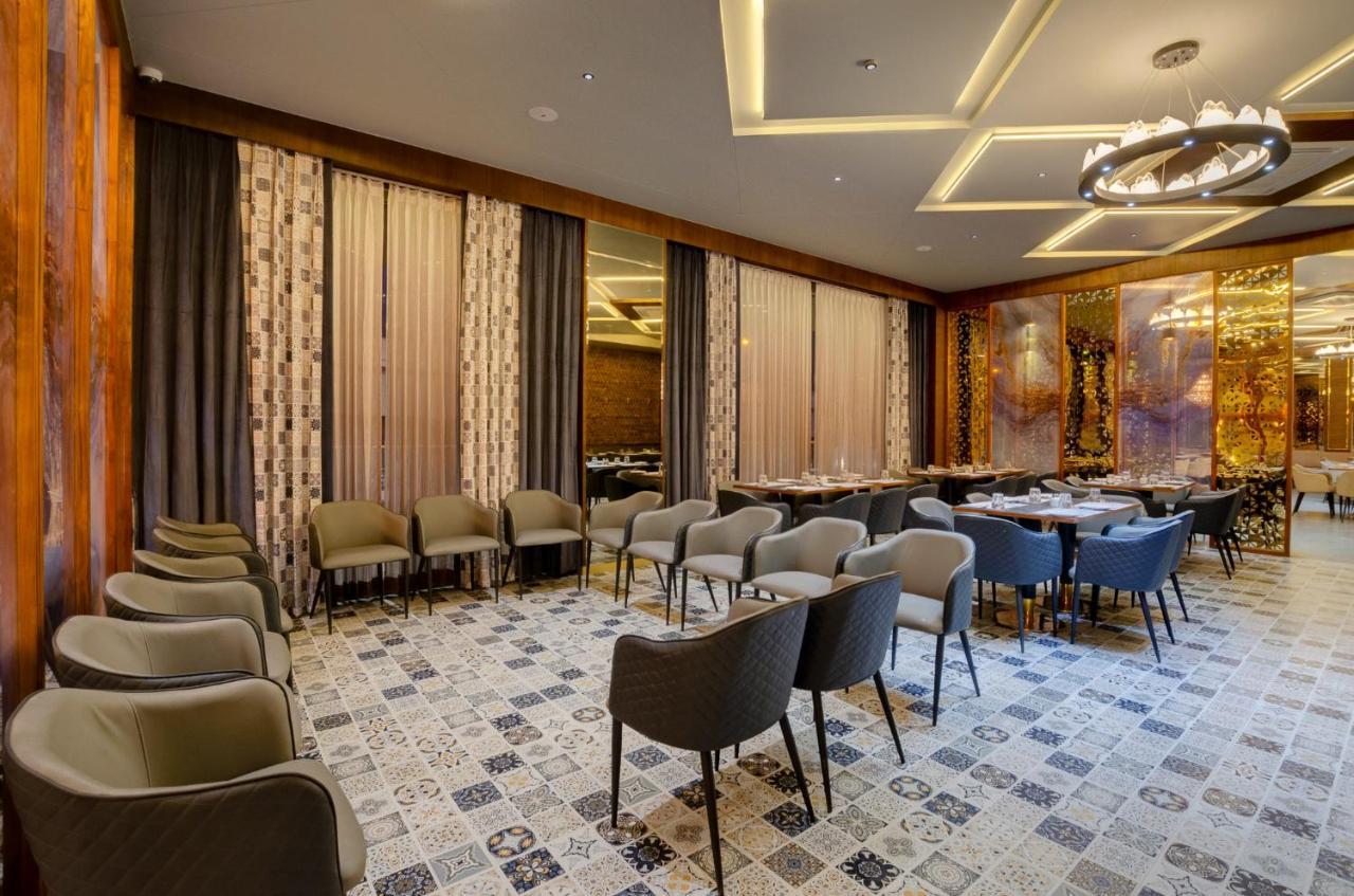 Hotel Diamond 26 スーラト エクステリア 写真